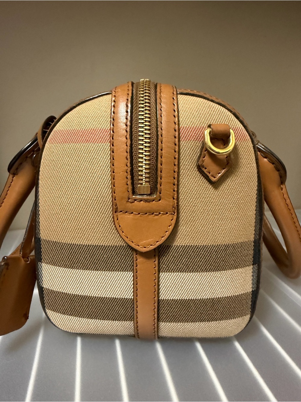 Burberry Alchester Tan Leather & Classic Check bowling bag - Picture 4 of 12